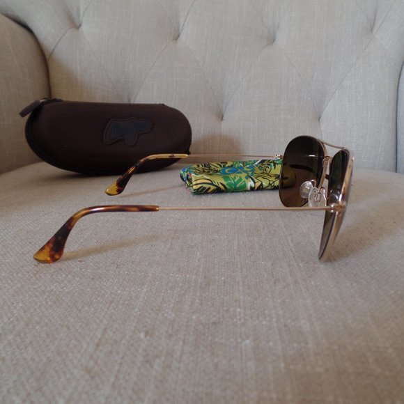 Maui Jim Mavericks Aviator in Gold Titanium Frame w/ Bronze Lens - Picture 4 of 9